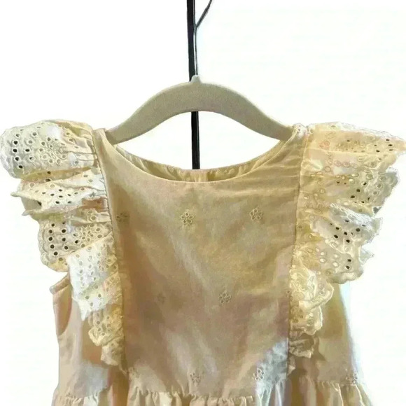 Gap - Picture 2 of 12